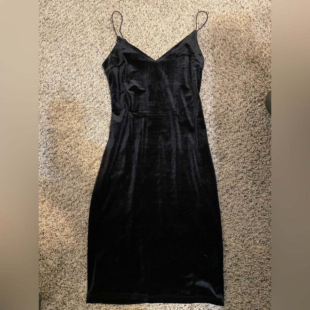 CRYSTAL SKY BLACK VELVET DRESS